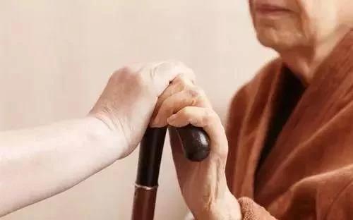 脑溢血物理治疗器材选择奥博_脑溢血有没有遗传性